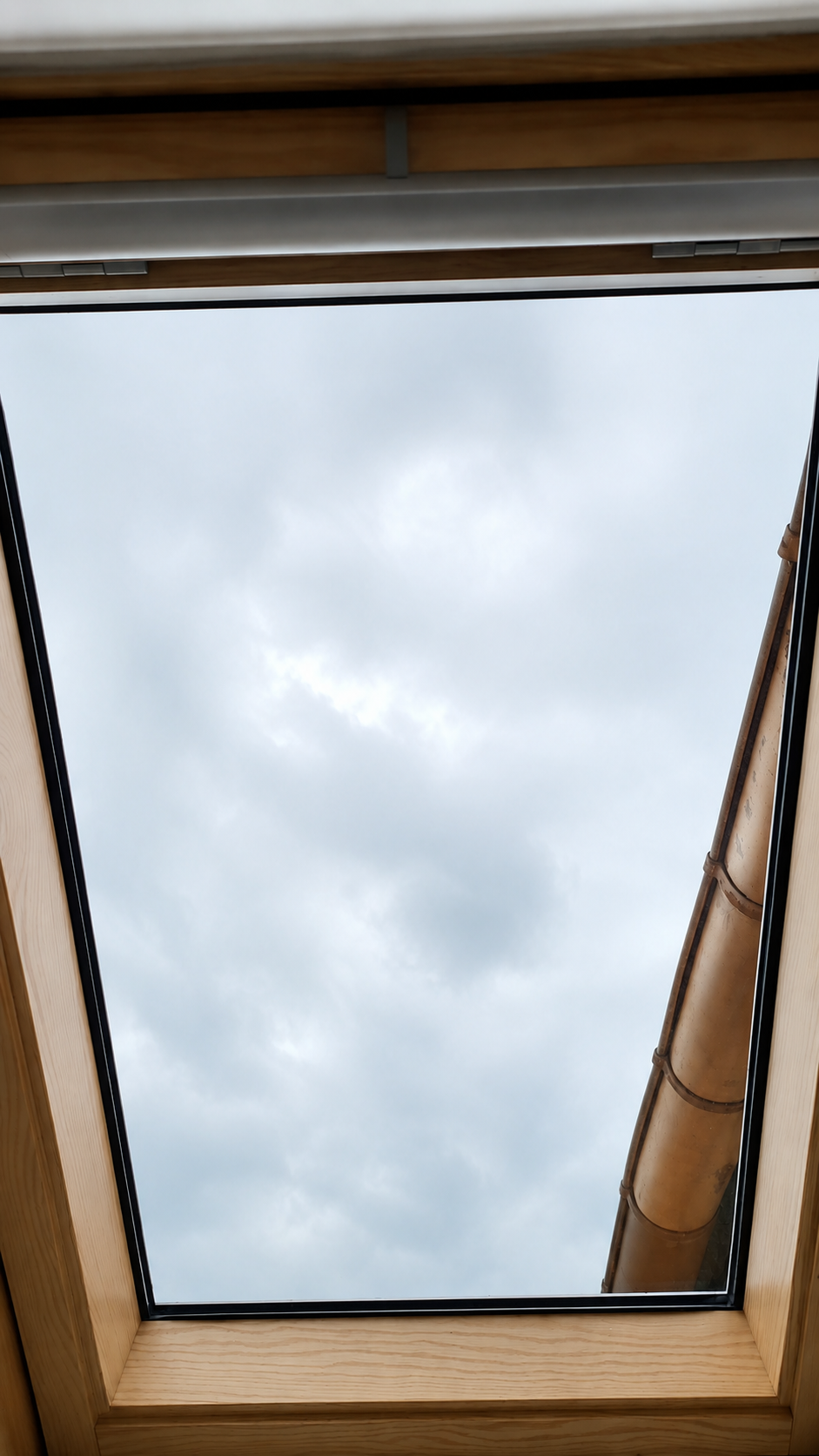 Fenêtre de toit (Velux) après nettoyage par CAPIZZI Nettoyage